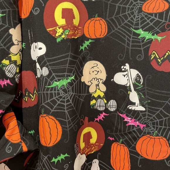 Medical Scrubs Peanuts Snoopy Charlie Brown Halloween Women’s Plus Size 3X NEW - Picture 9 of 11